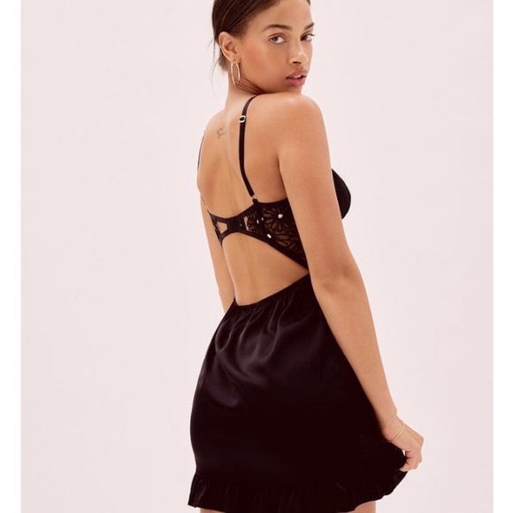 VS FOR LOVE & LEMONS
Lilou Embroidered Dress - Picture 3 of 10